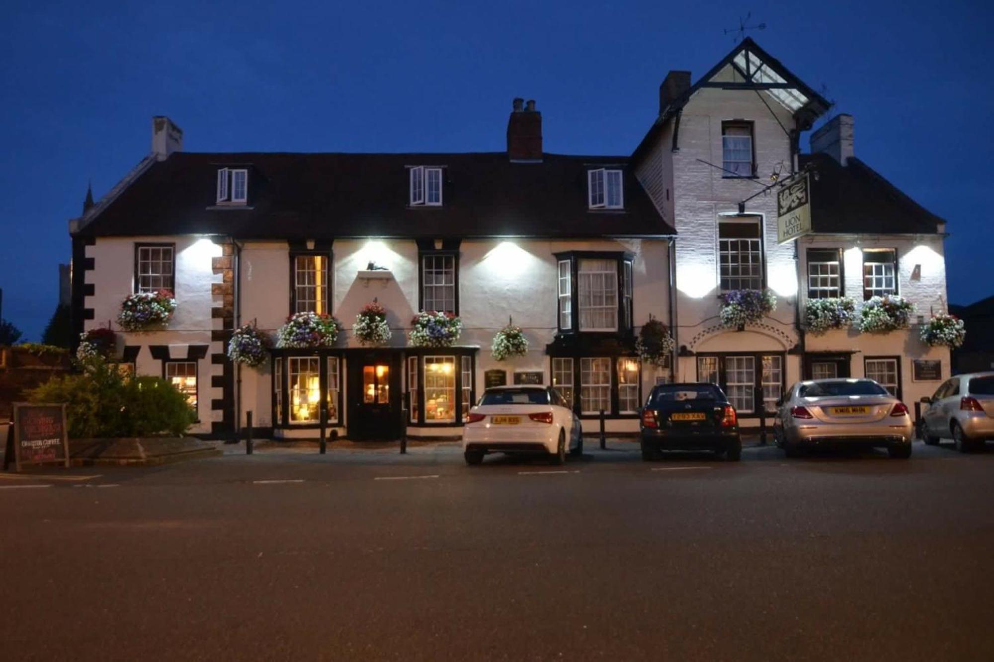 The Lion Hotel Buckden  Eksteriør bilde